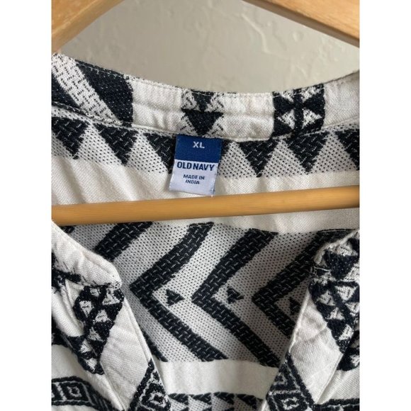 Old Navy Aztec V Neck Top - Picture 10 of 10